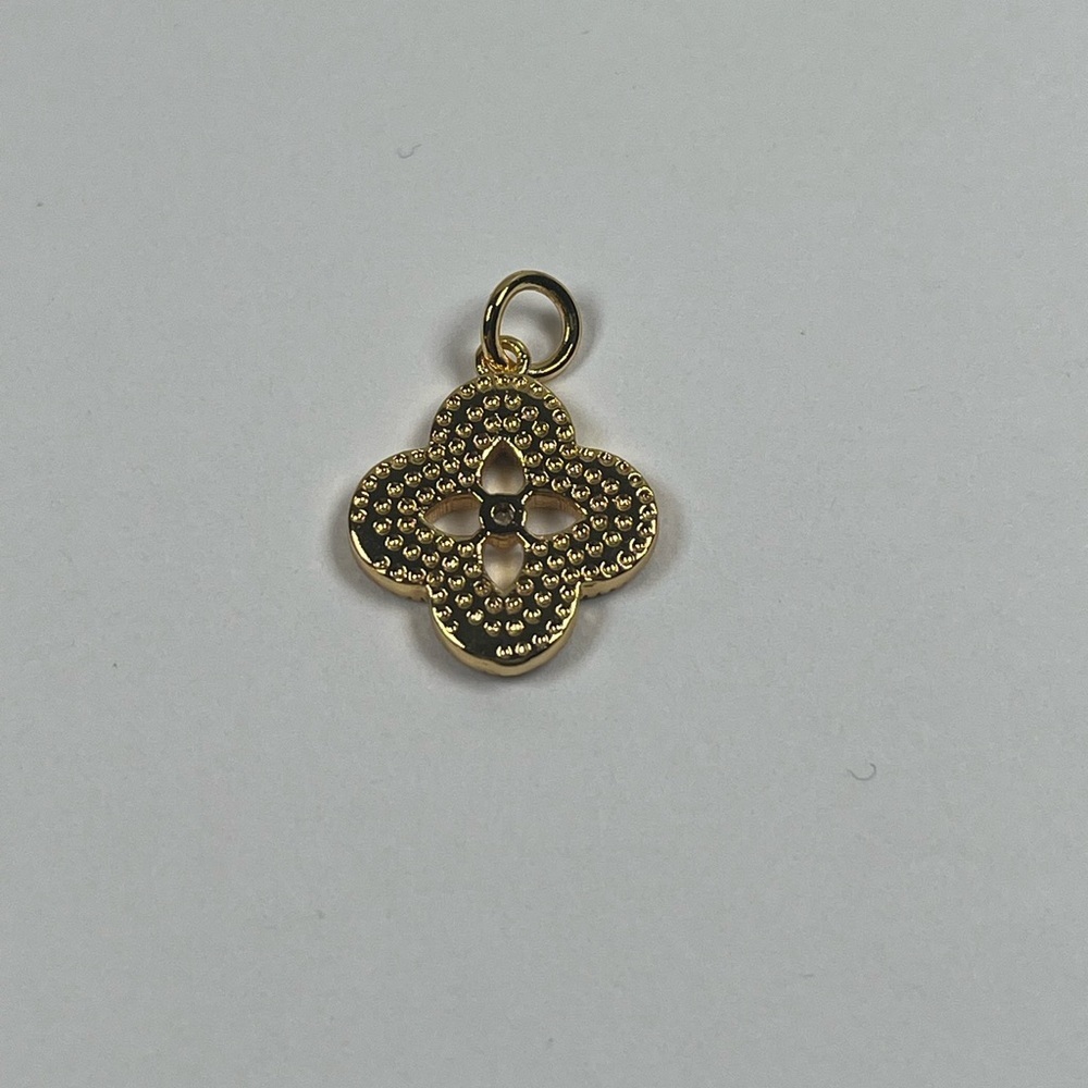 18 K Plated Abalone CZ Floral Clover Charm Pendant - Picture 6 of 8